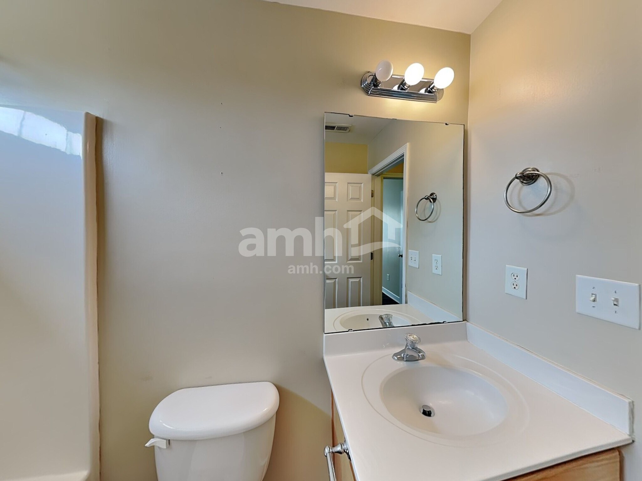 Building Photo - 8539 Suttonview Dr