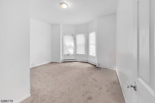 Building Photo - 77 N 13th St