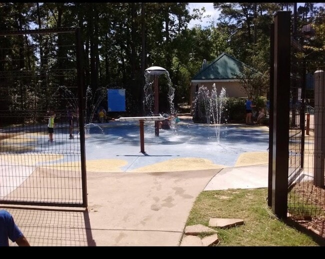 Building Photo - 1004 E Red Cedar Cir