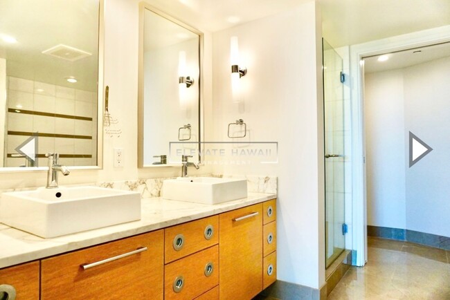 Building Photo - BEAUTIFUL 2 BEDROOM UNIT AT KOOLANI WITH 2...