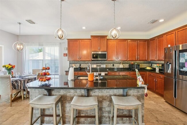 Building Photo - 2624 Kenchester Loop