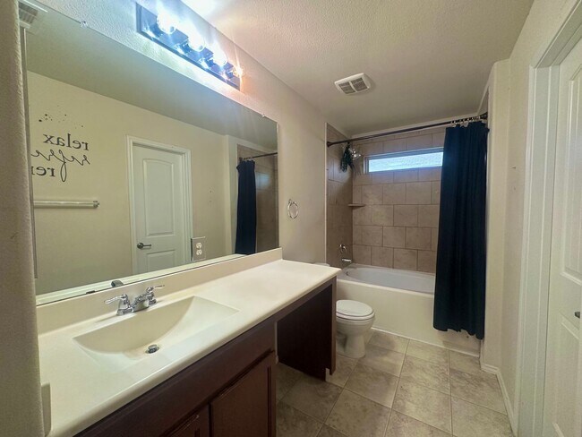 Building Photo - 3 Bed 2 Bath in Austin Tx