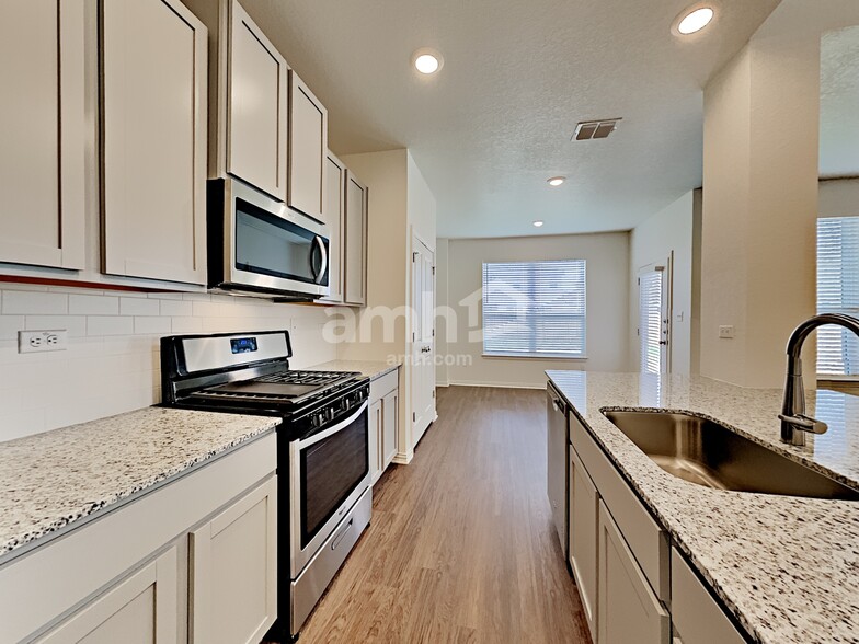 Building Photo - 2729 Meadowood Heights