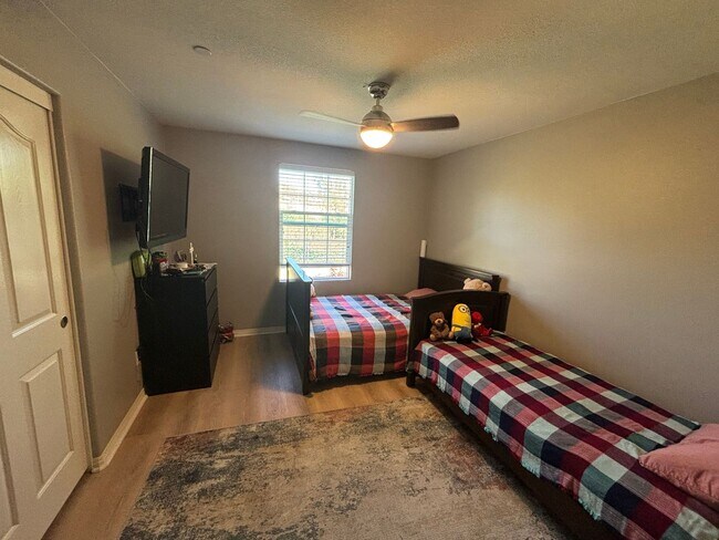 Building Photo - Beautifully Remodeled 3-Bedroom Home in Va...