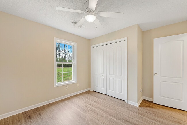 Building Photo - 334 Earnhardt Dr