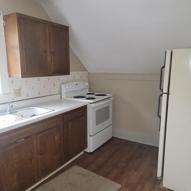 Building Photo - 127 N 9th St