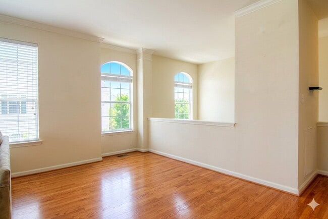 Building Photo - 1428 W Webster St