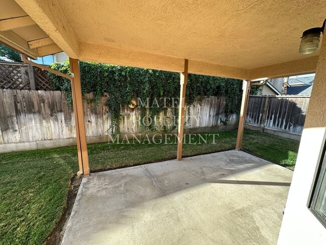 Building Photo - Move in Special see Ad