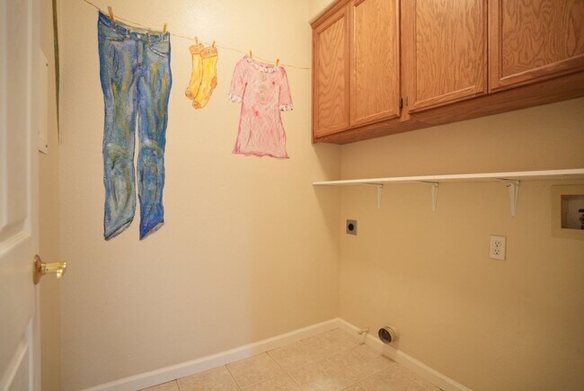 Building Photo - Charming Three Bedroom Napa Home Close to Queen of the Valley Medical Center