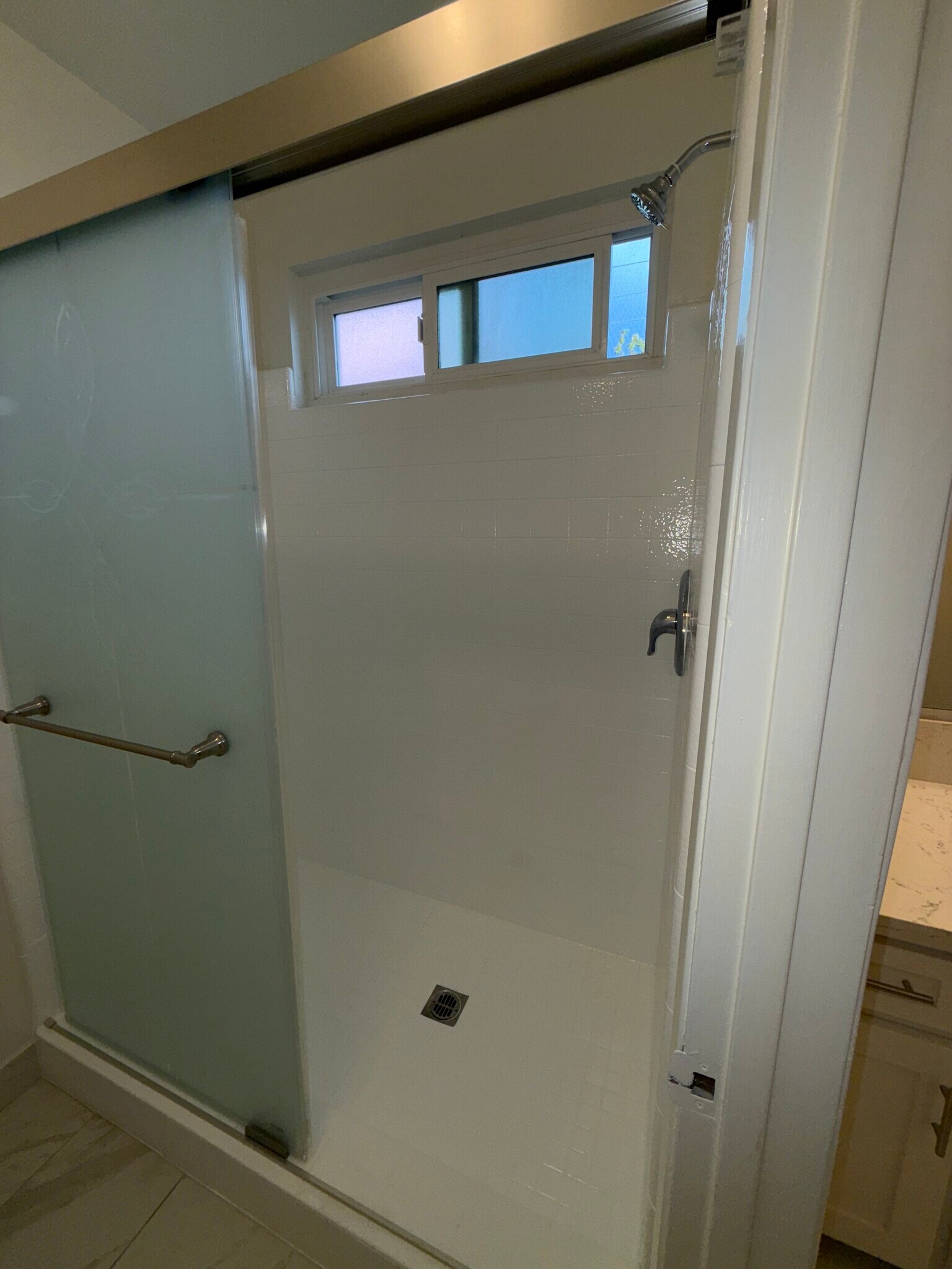 MASTER SHOWER - 1845 Corinth Ave