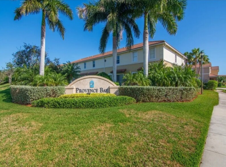 Building Photo - 250 Provence Pl