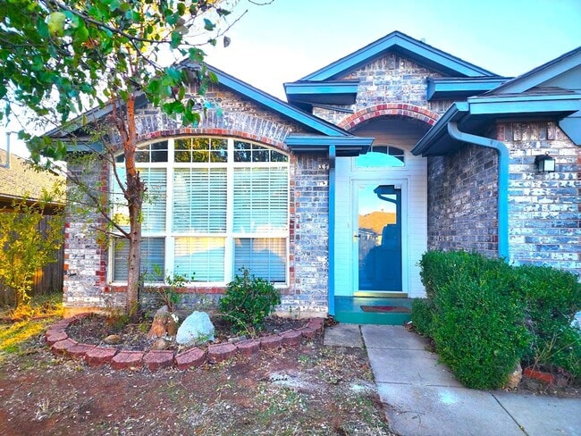 Building Photo - 3 Bed 2Bath 2 Car in the Westlake Addition NW OKC