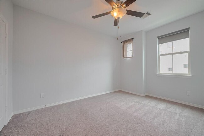 Building Photo - 1503 Miles Oaks Pl