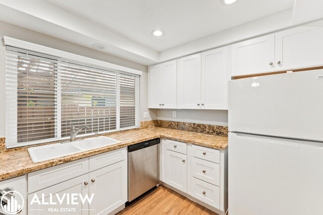 Building Photo - 16781 Bardon Ln