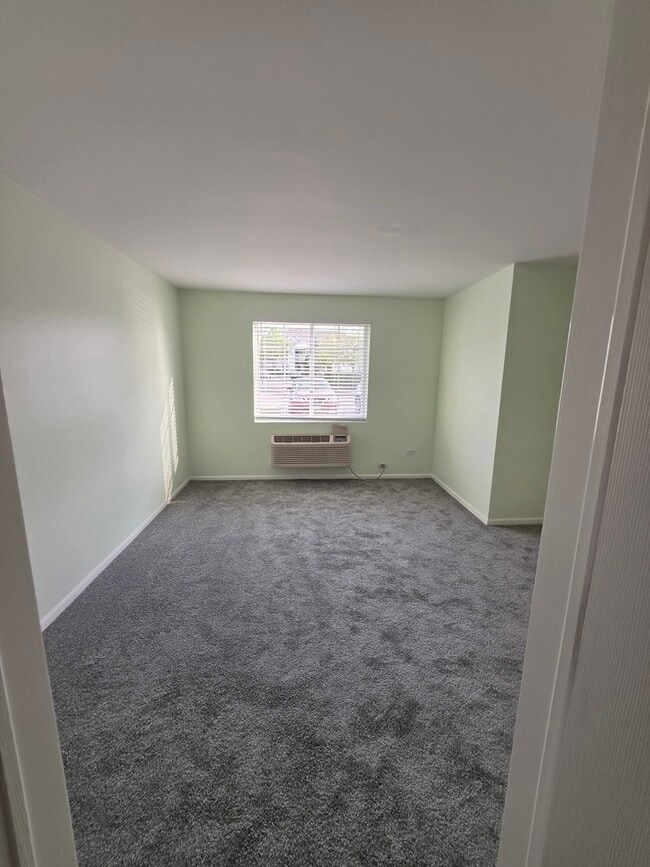 Building Photo - 101 Silverstone Dr