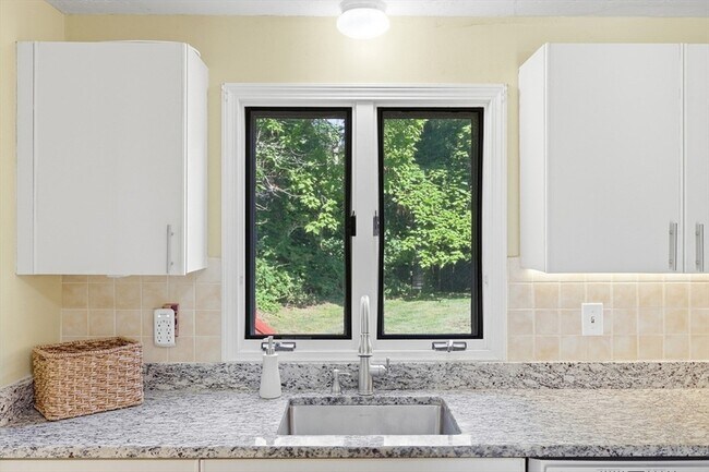 Building Photo - 51 Hosmer St