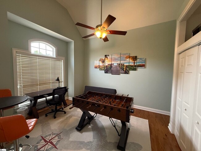 Building Photo - 19 Ruby Lake Ln