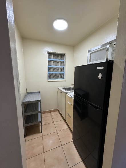 Building Photo - 117 E 18th St