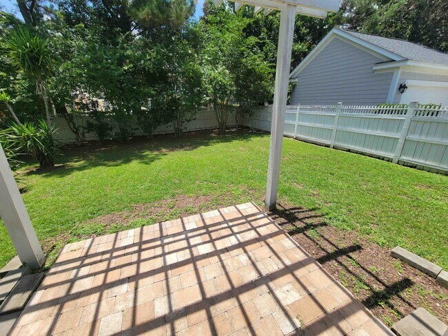 Building Photo - 3773 Overlook Dr
