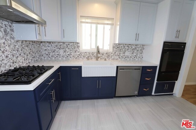 Building Photo - 1025 S Sherbourne Dr