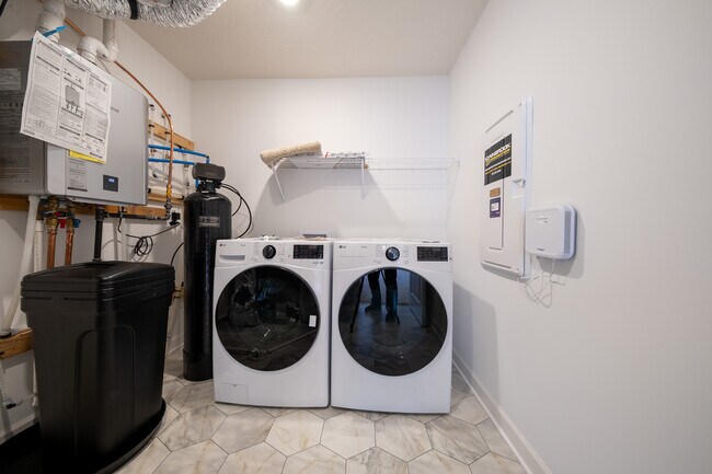 Building Photo - 22660 Isla Wy