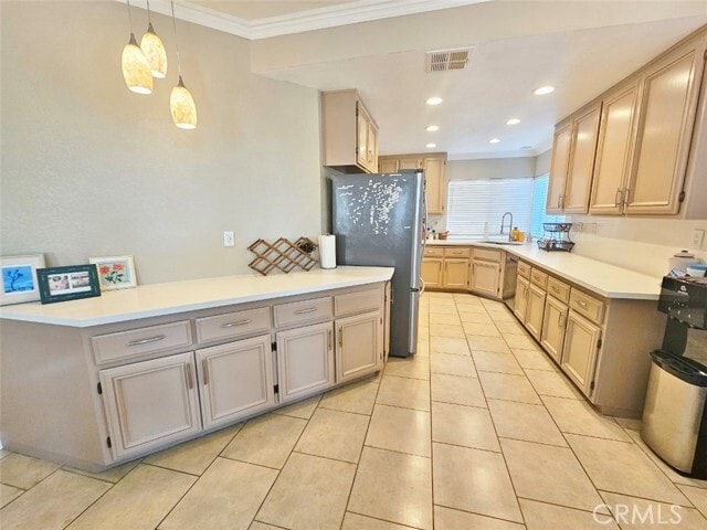 Building Photo - 39620 Glenwood Ct