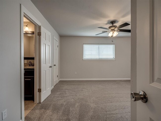 Building Photo - 8 South Ave