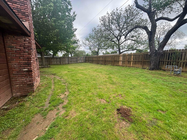 Building Photo - 1815 S K St