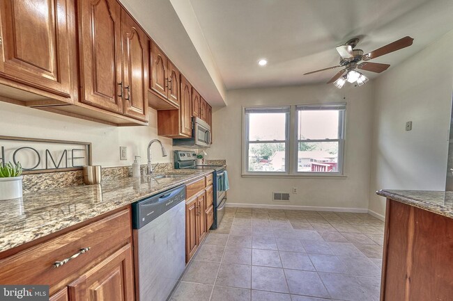 Building Photo - 9516 Bonair Dr