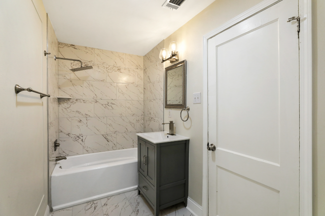 Building Photo - 512 Avenue G