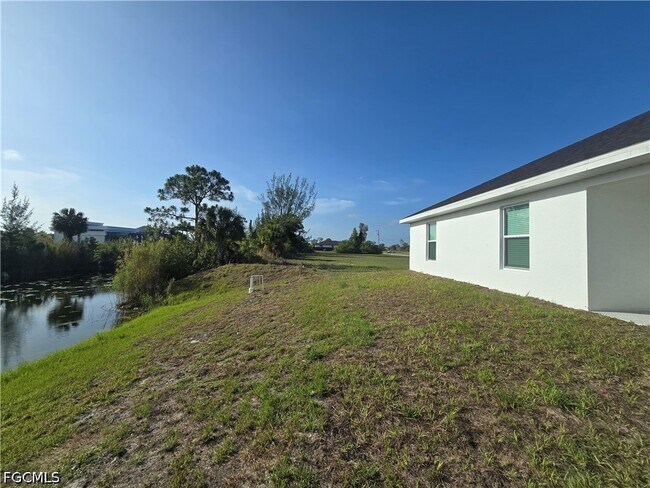 Building Photo - 4309 NE 20th Ct