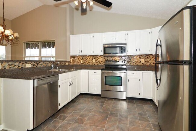 Building Photo - Lovely 3 Bedroom Home with Pond View