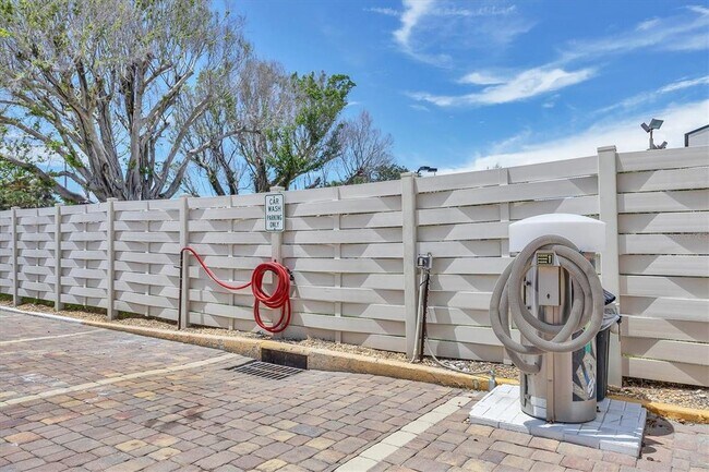 Building Photo - 1250 N Portofino Dr