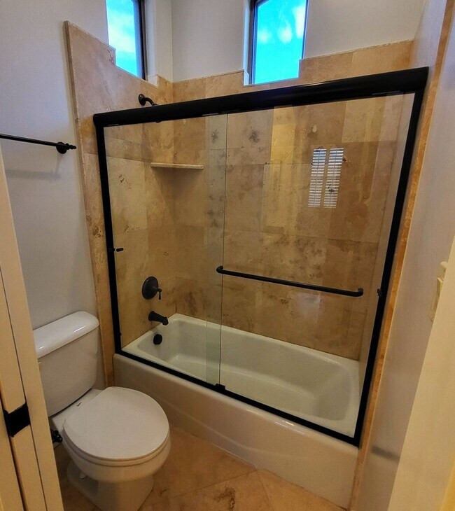 Building Photo - FIRST 2 WEEKS RENT FREE!!! BEAUTIFUL HOME ...