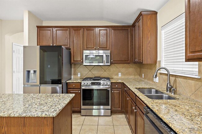 Building Photo - 2421 Chimney Rock Rd
