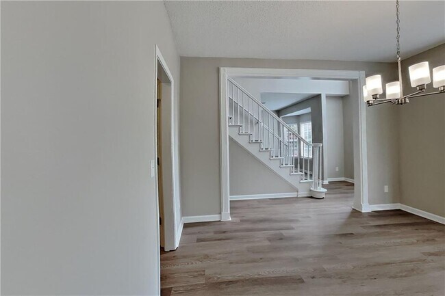 Building Photo - 1209 Lainster Dr SE