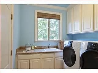 Building Photo - "Elegant 5-Bedroom Oasis with 4 Luxurious ...