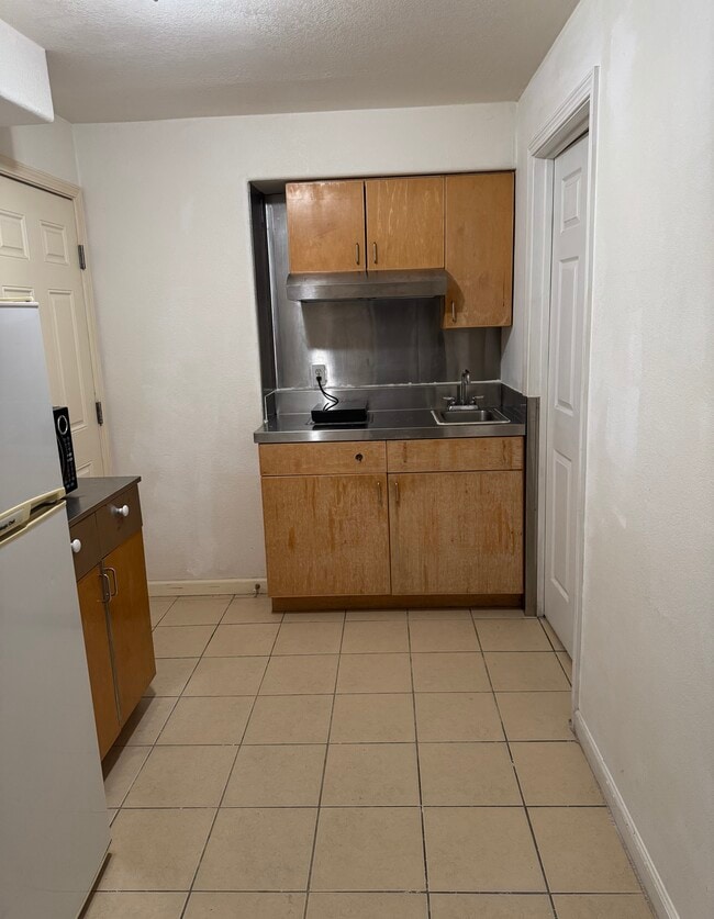 Building Photo - 366 Ralston St