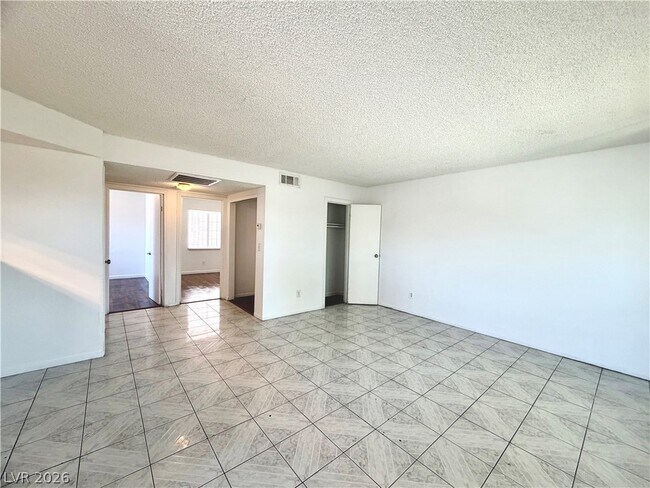 Building Photo - 3427 E Cheyenne Ave