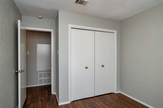 Building Photo - 7616 Parkwood Ln