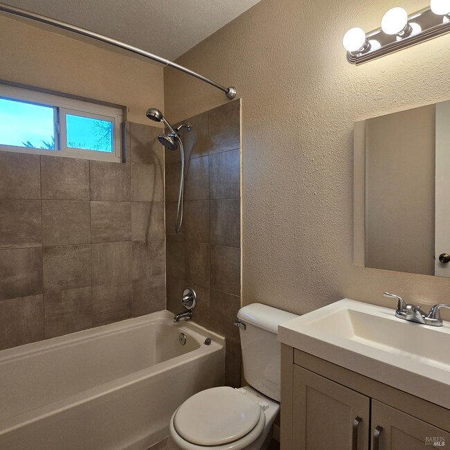 Building Photo - 1407 Callen St