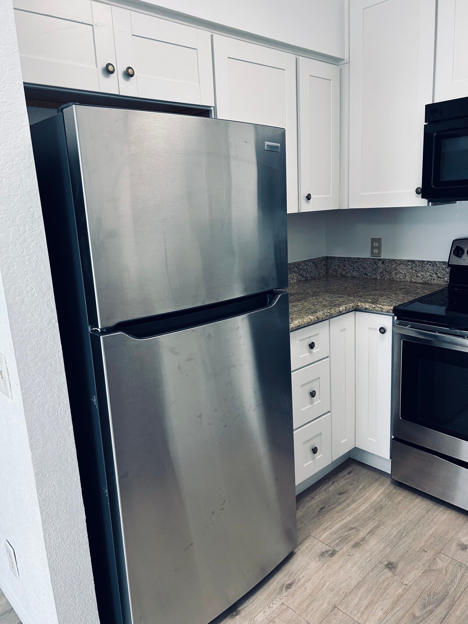 Building Photo - 4070 Porte La Paz