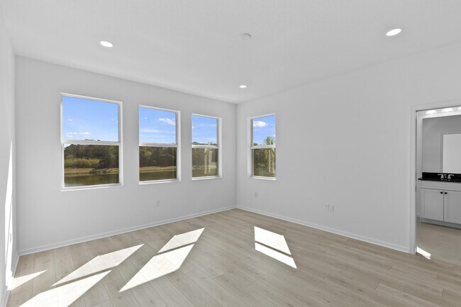 Building Photo - 4404 Longwood Lk Sq