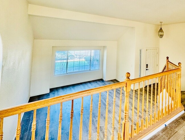 Building Photo - REDUCED!!! 4 Bedroom, 3 Bath Tri-Level Hom...