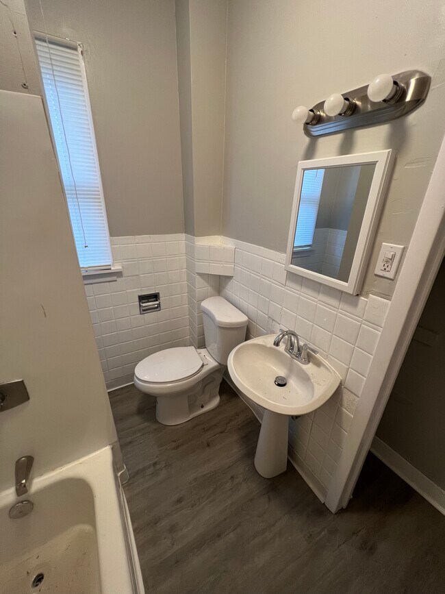 Building Photo - 334/336 Parkdale Ave.