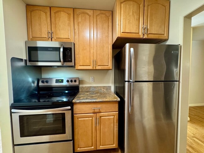 Building Photo - Expansive Corner Unit at Watergate with a ...