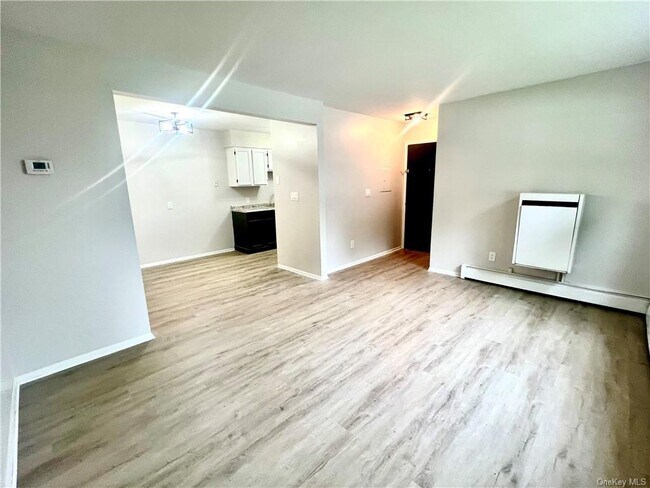 Building Photo - 13-19-19 Cole St