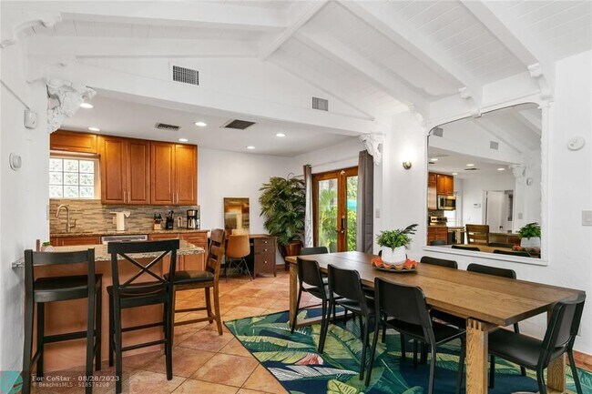 Building Photo - 314 Isle of Capri Dr