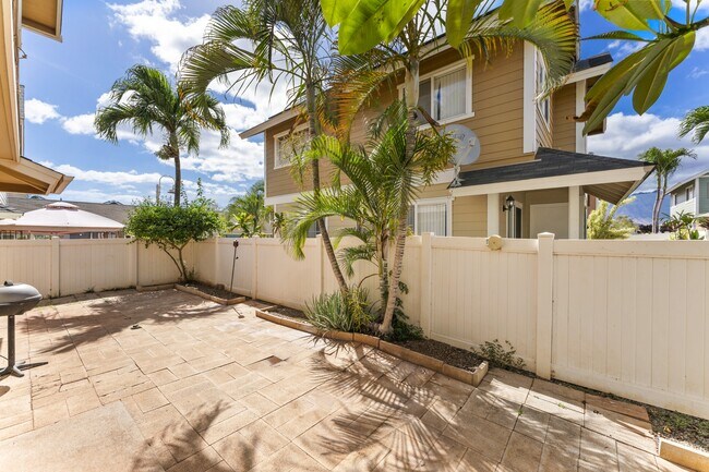 Building Photo - 87-1962-1962 Pakeke St