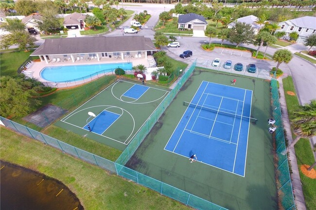 Building Photo - 113 Drake Way